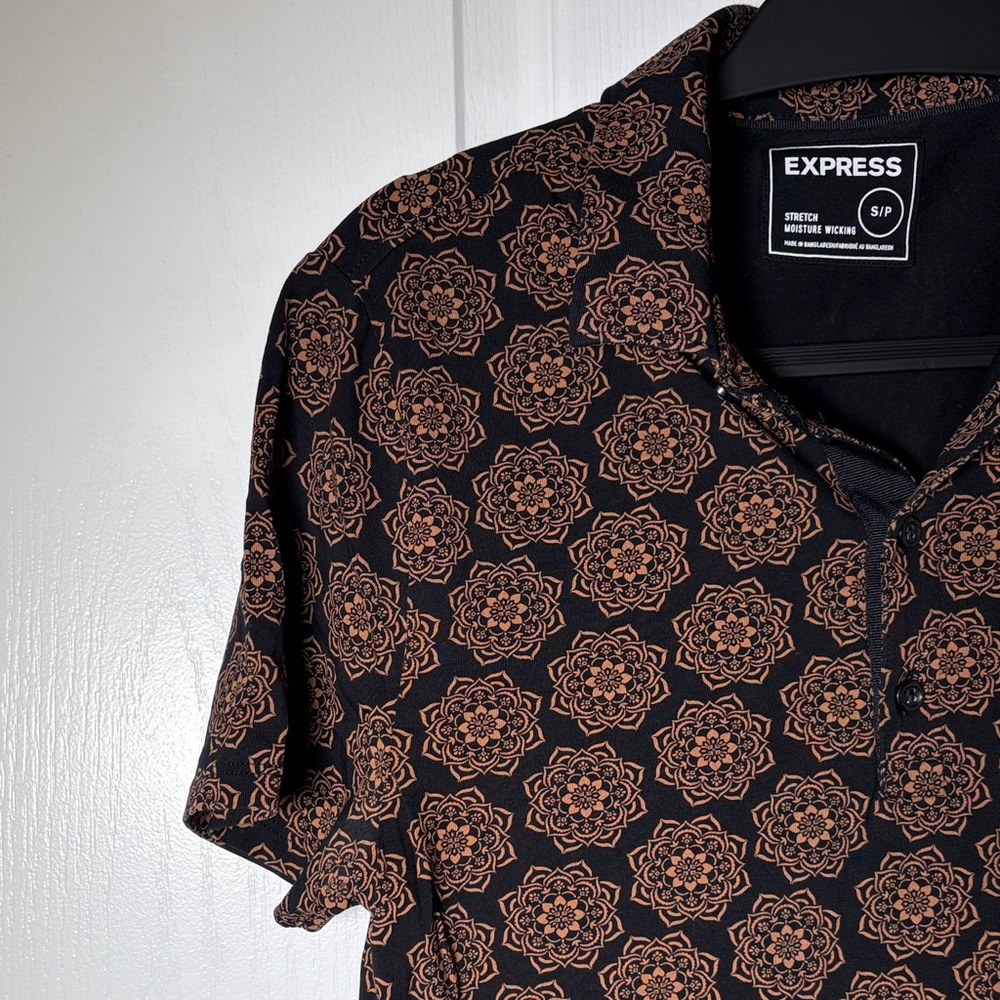 Express Men's Shirt with Black and Brown Floral Pattern - Picture 3 of 5